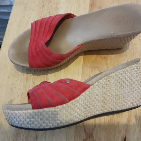 UGG sandals - Picture 2 of 3